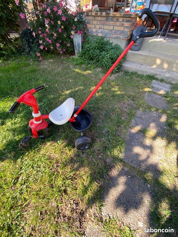 Tricycle (image 1)