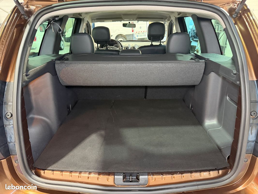 Dacia duster 1.5 dci 110ch prestige plus 4x4 de 1 ere main / distribution faite / attelage / clim / jantes alu / garantie (image 9)