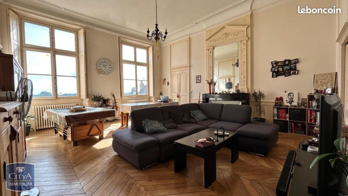 Appartement 4 pièces 166 m² · à Tournus · 166 m² · 160 000 €