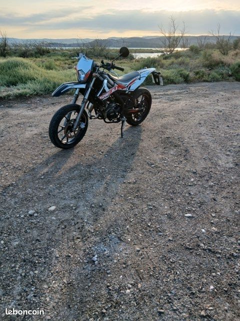 Moto 50 (image 2)