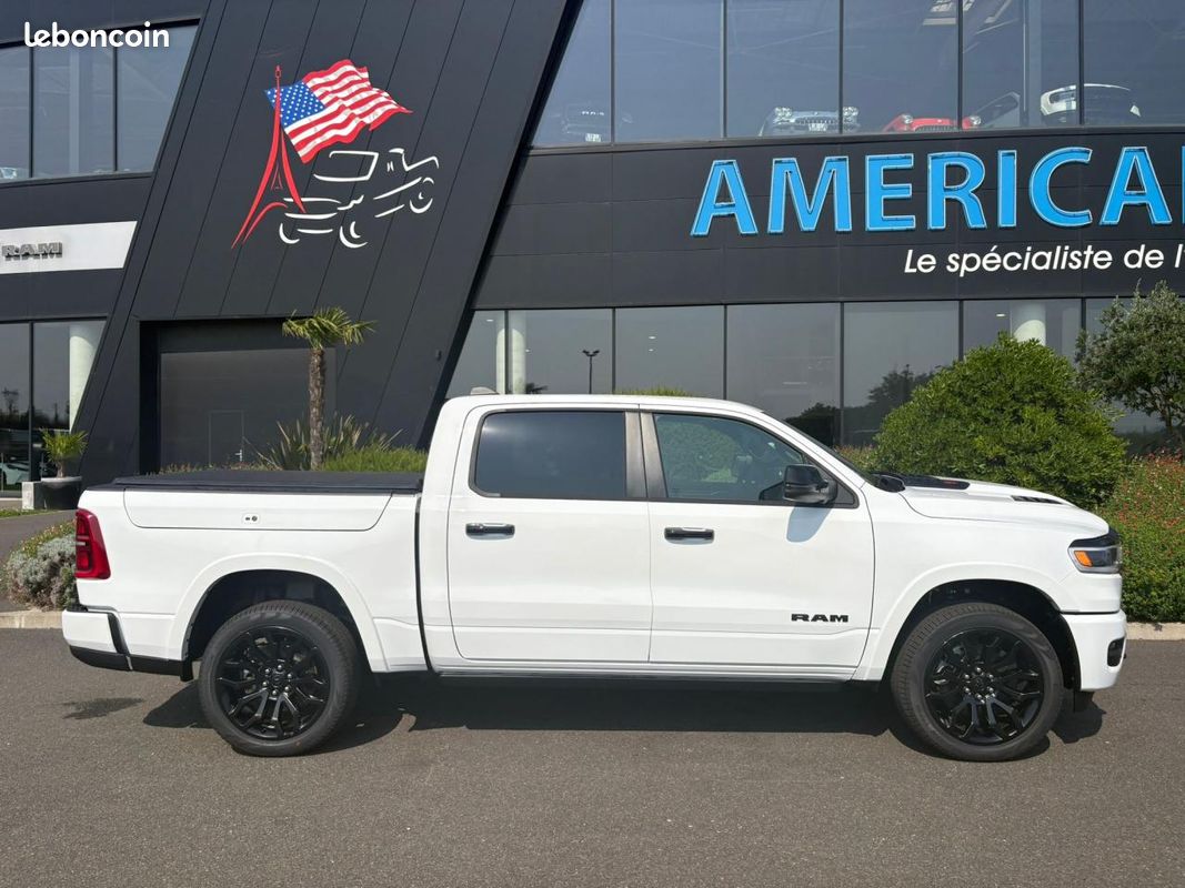 Dodge ram 1500 crew limited night edition rambox 2025 (image 5)