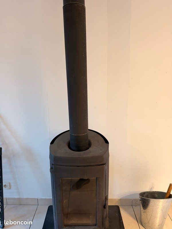 Poêle à bois (image 1)