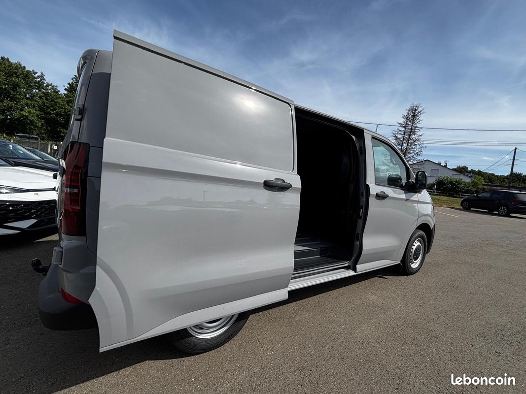 Volkswagen utilitaires transporter van l1h1 2.0 tdi 150 bva8 business (image 13)