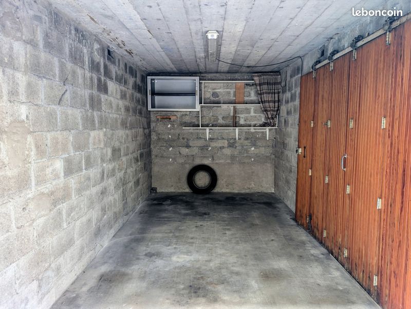 Parking 13 m² · à Corbeil-Essonnes · 13 m² · 14 000 €