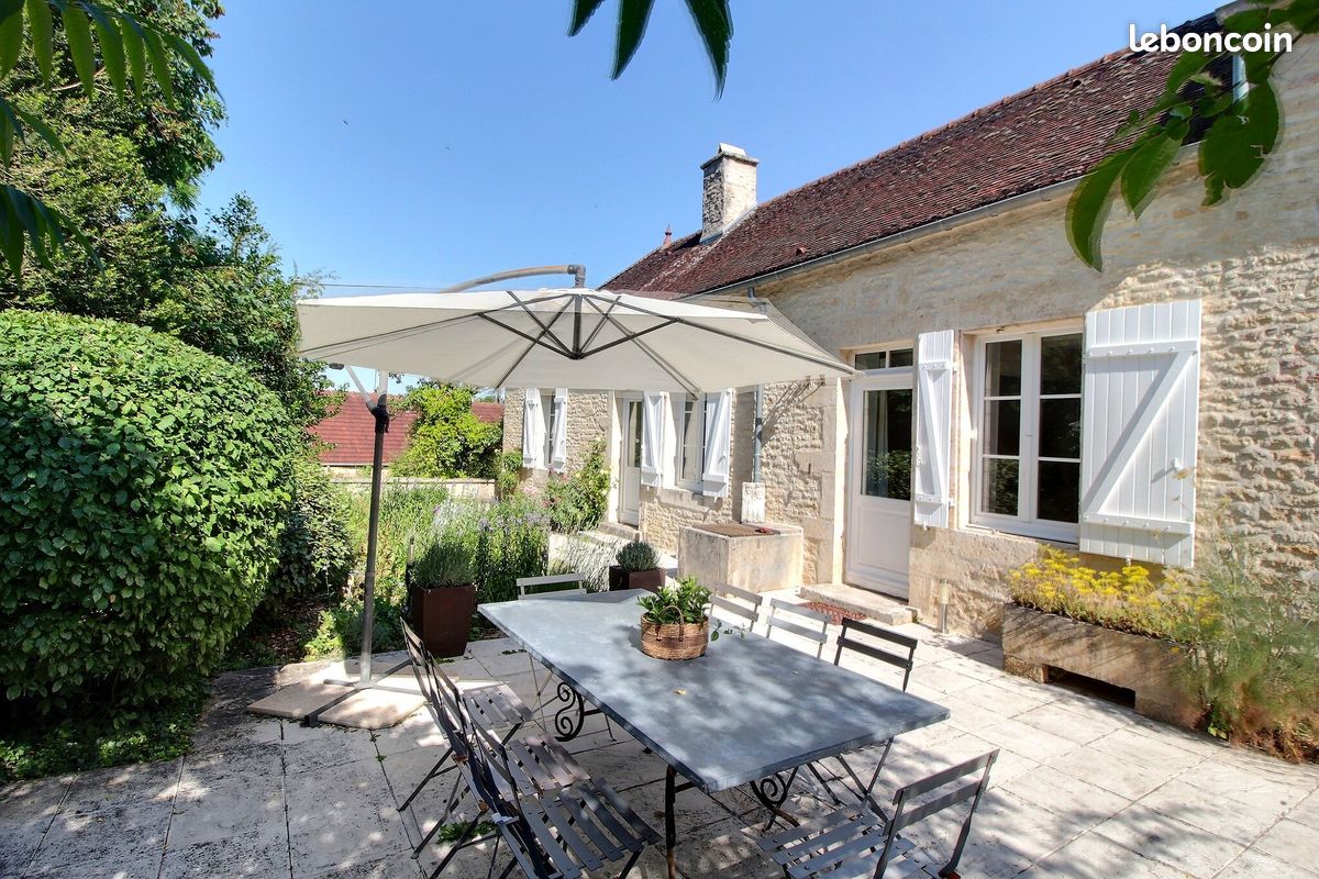Appartement 10 pièces 192 m² · à Arthonnay · 192 m² · 230 000 €