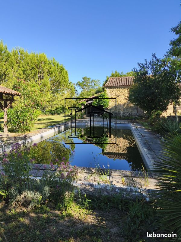 Maison 11 pièces 260 m² · à Saint-Colomb-de-Lauzun · 260 m² · 374 400 €