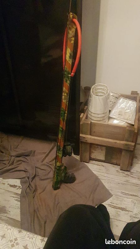 Explorez les profondeurs avec élégance : Fusil de chasse sous-marine fait à la main en iroko, double (image 1)