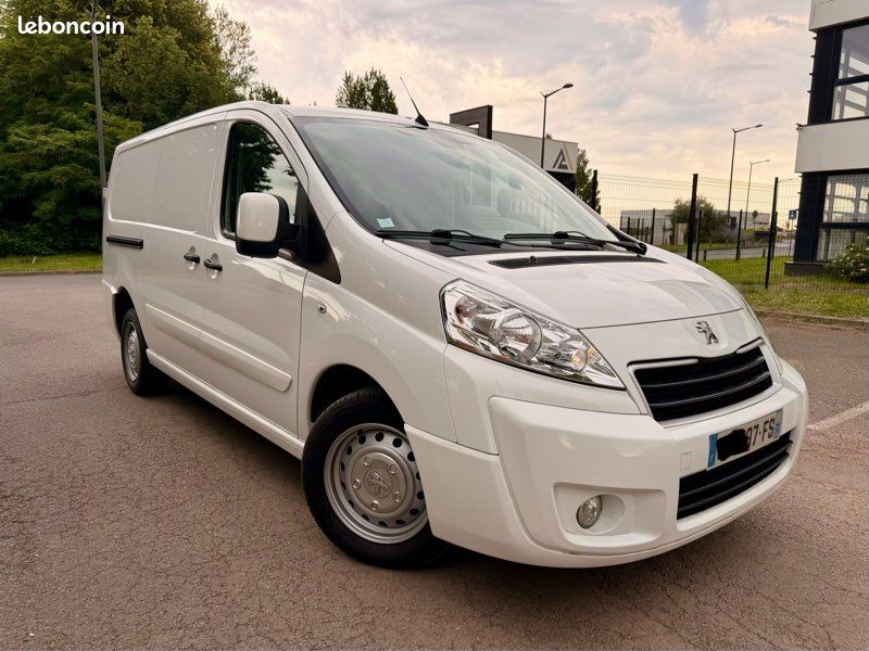 PEUGEOT EXPERT FG 2.0L HDI 128CV Navtech L2H1 72.000klm an.2015 GPS/ 3 PLACES/ RÉGULATEUR/ ATTELAGE/ RADAR/ PARFAIT ÉTAT (image 1)