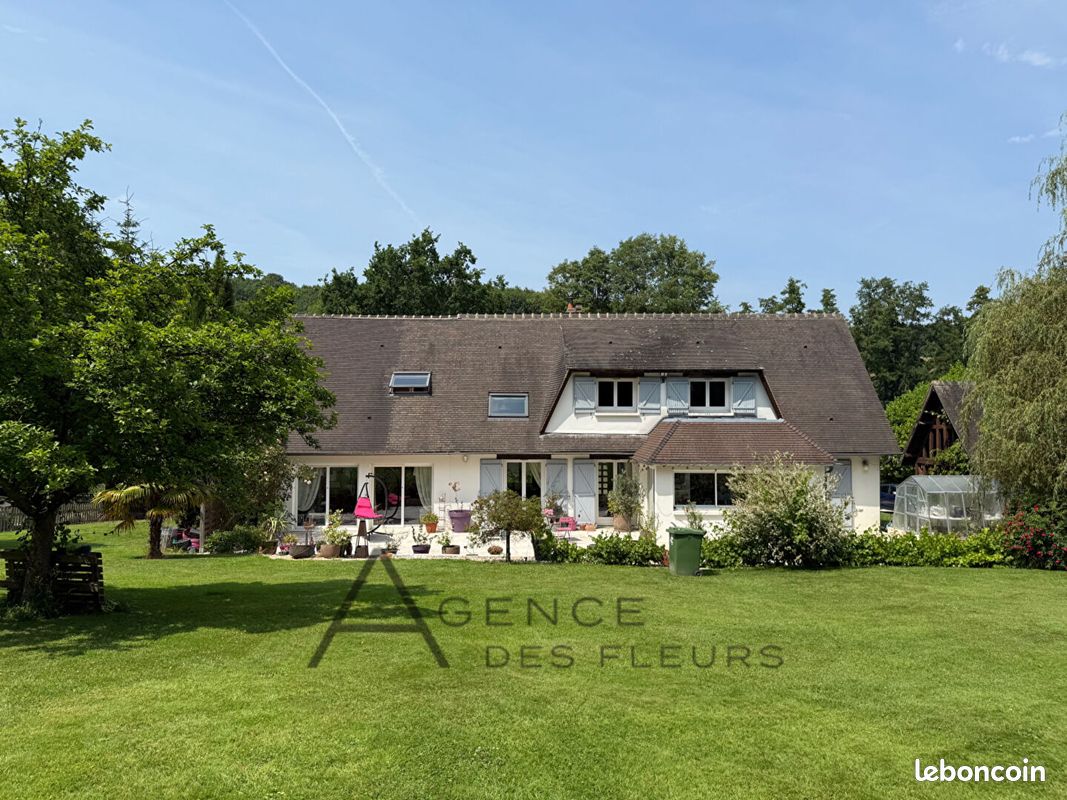 Maison 7 pièces 203 m² · à Saint-Germain-de-Pasquier · 203 m² · 390 000 €