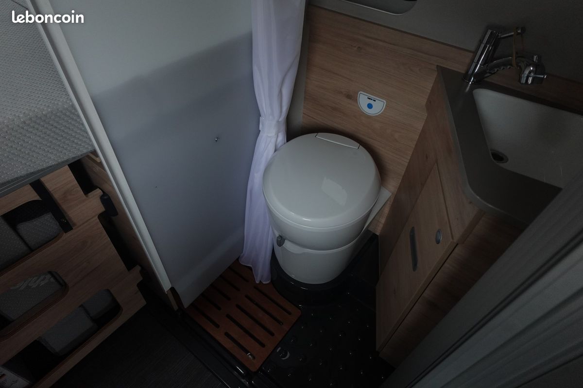 Fourgon DETHLEFFS GLOBETRAIL 590 C - Boite automatique / DESTOCKAGE BY EVASION (image 12)