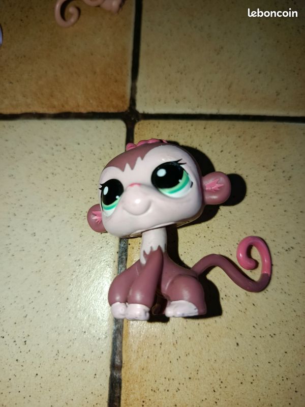 Little pet shop bungalow (image 12)