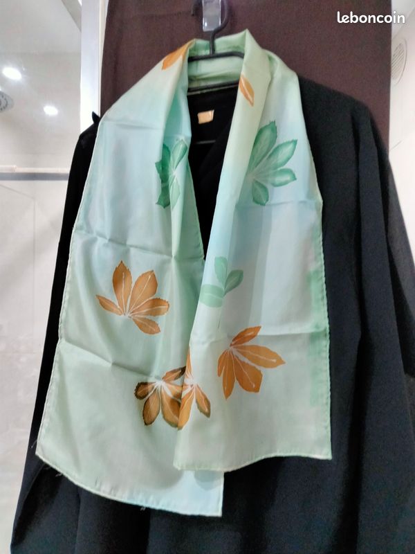 Foulard 126x27 cms en soie (image 1)