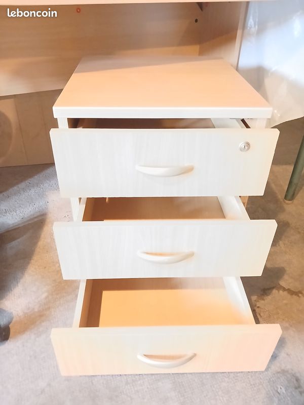 Grand bureau et son fauteuil (image 2)