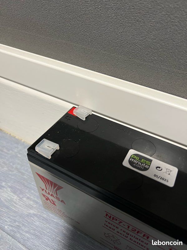 Batterie Yuasa NP7-12 12V 7Ah - Acide Plomb Scellée AGM - Pour Onduleurs Et Alimentations De Secours