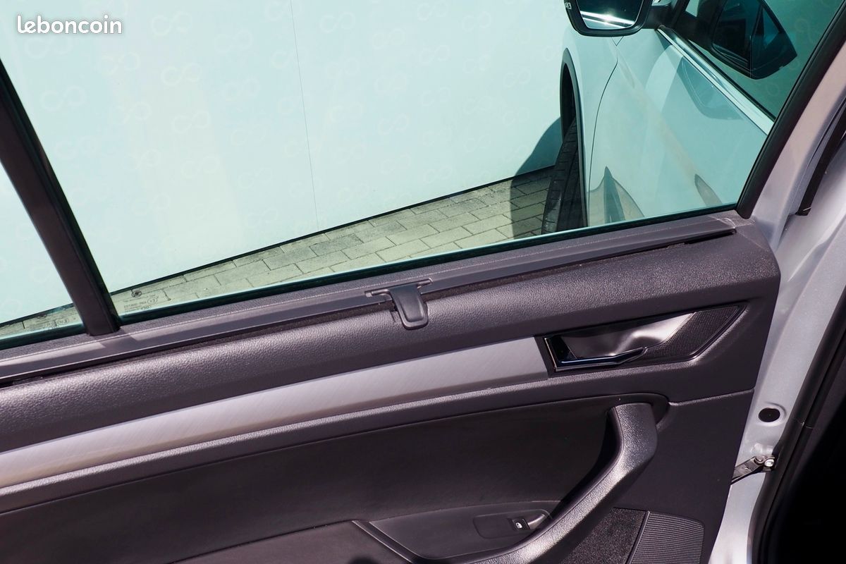 SKODA Kodiaq 1,5 Tsi 150 Ambition + Attelage + Caméra + Full Led + Options, 1ère Main - Garantie 12 mois (image 11)