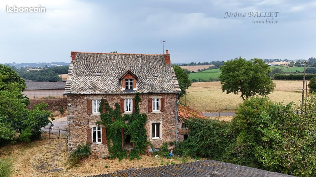 Maison 7 pièces 148 m² · à Rieupeyroux · 148 m² · 166 000 €