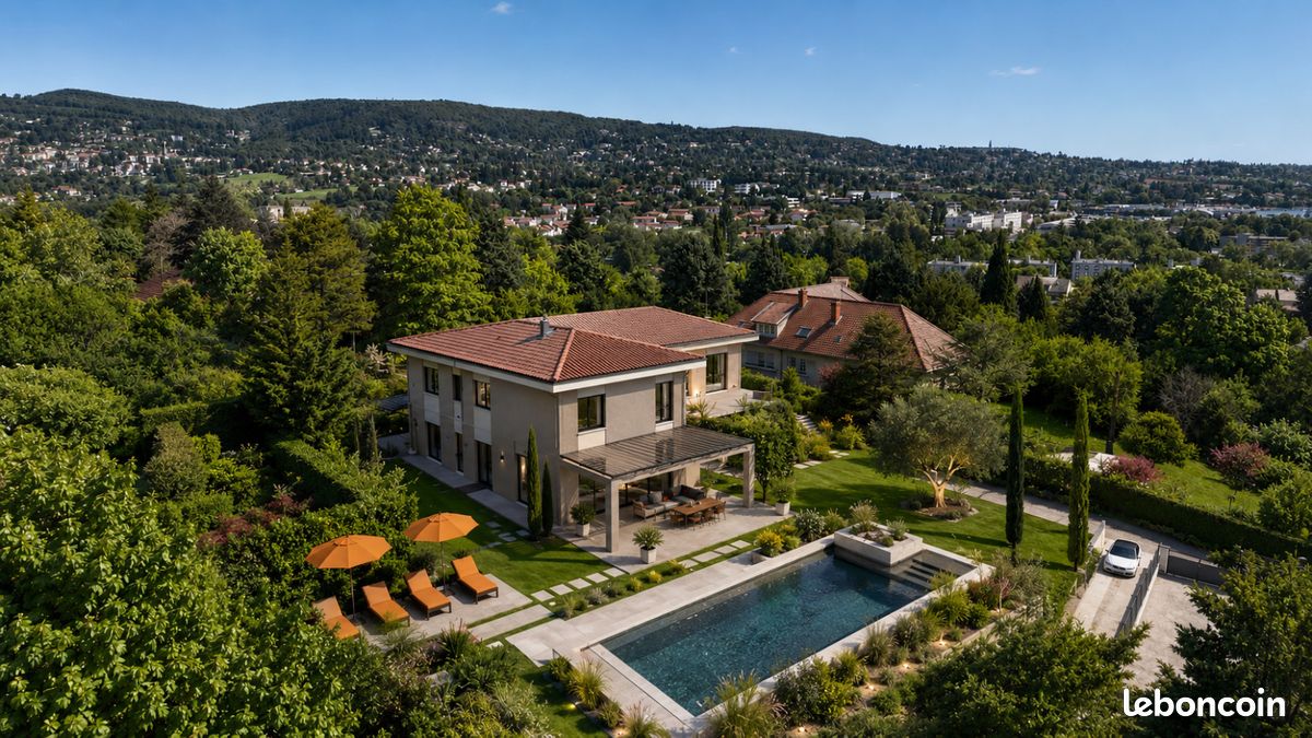 Maison 12 pièces 274 m² · à Dardilly · 274 m² · 795 000 €