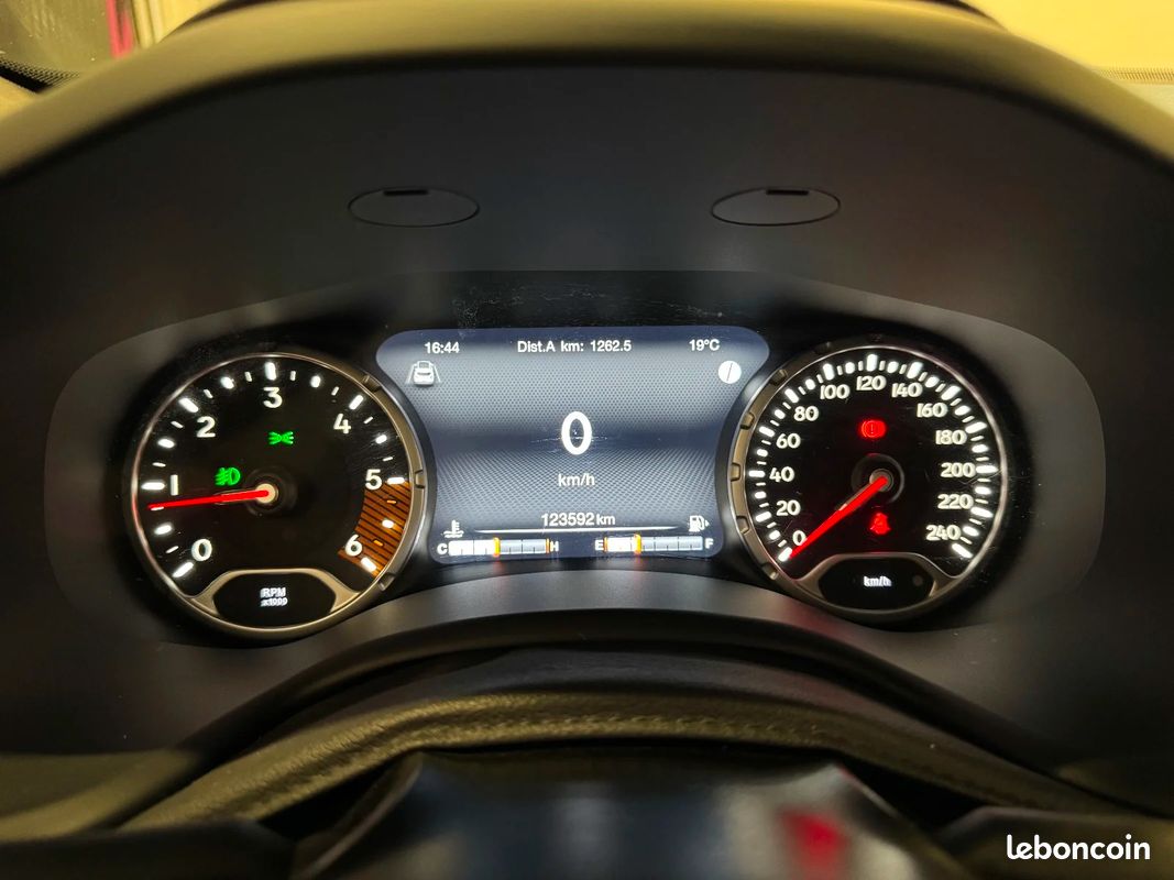 JEEP RENEGADE 1.6 l MultiJet 120 ch BVM6 Limited (image 21)