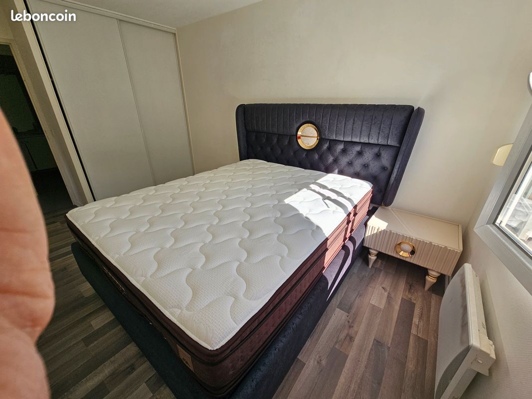 Ensemble lit coffre design +matelas prémium + 2 tables de chevet- occasion en or (image 10)