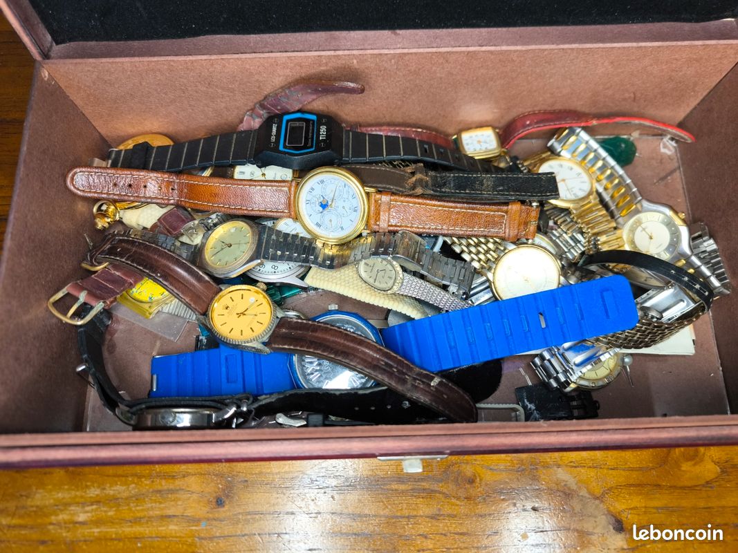 Lot D'anciennes Montres Pour Pièces Détachées - Occasion - Pour Réparation Ou Collection