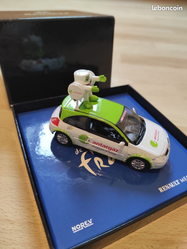 Miniature NISSAN NAVARA ANTARGAZ (Norev 1/43) - Collection