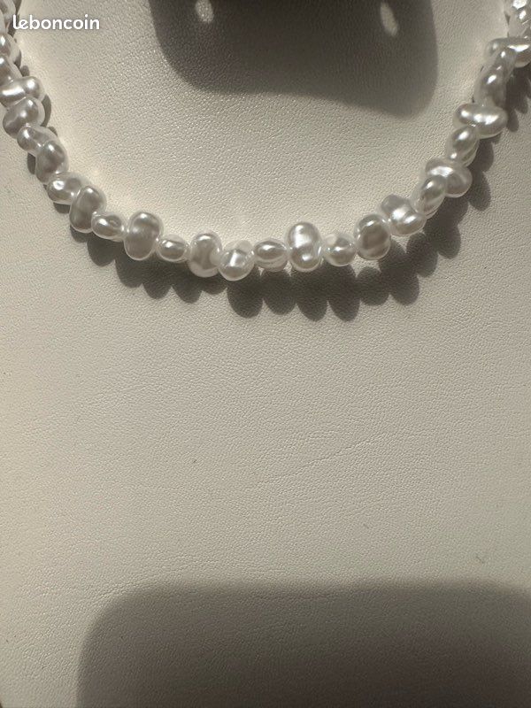 Collier (image 1)