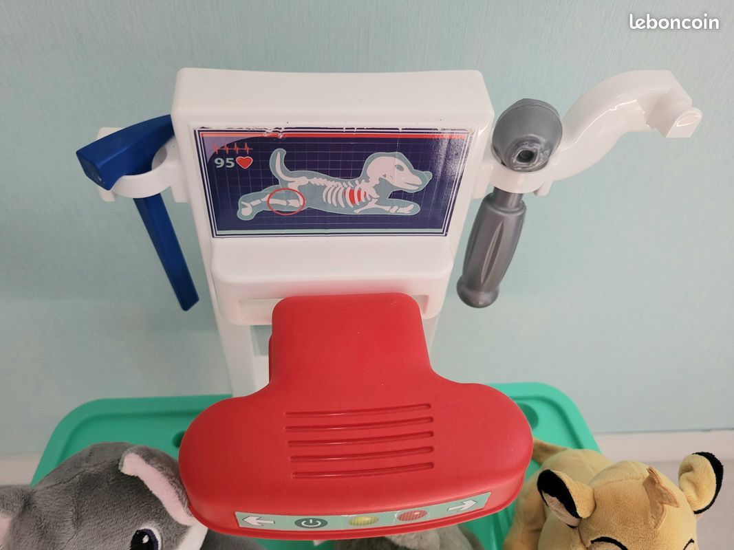 Petite clinique vétérinaire + 3 animaux peluches (image 2)