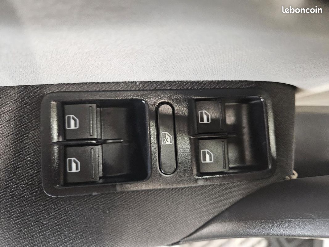 VOLKSWAGEN POLO 1.2 70 Cross BVM (image 34)