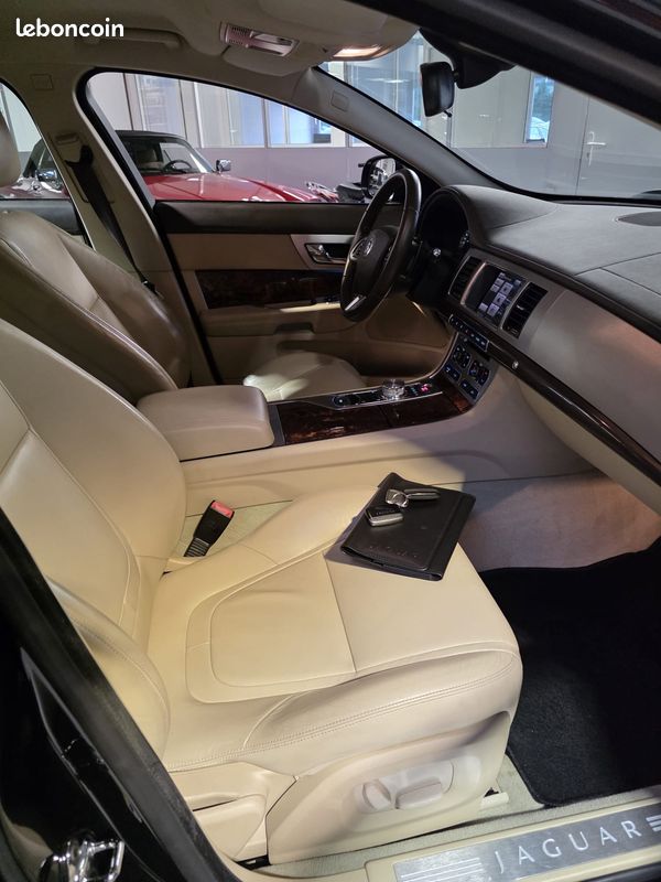Jaguar XF 2.2D 163CH BVA Finition Luxe Premium "95657km/suivi d'entretien" (image 3)