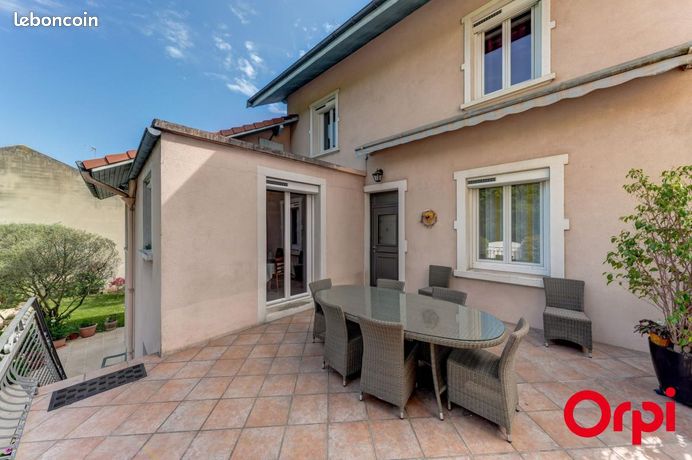Maison de ville 5 pièces 137 m² — 3