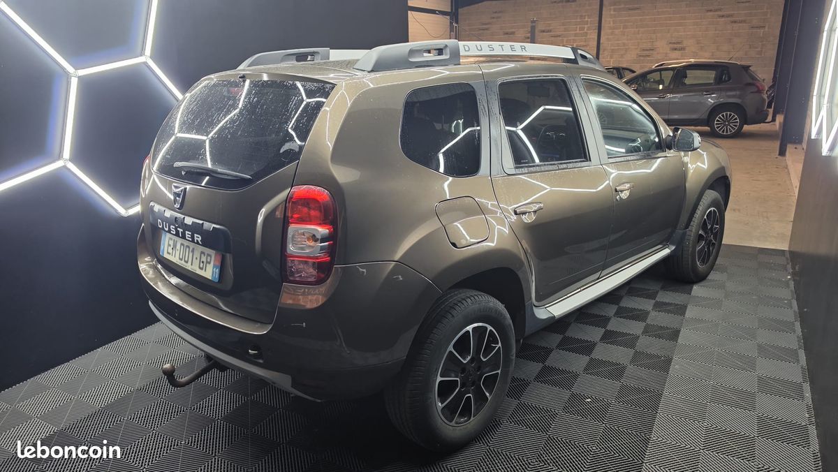 🚗 superbe dacia duster black touch 1.5 dci 110cv boite automatique attelage garantie 12 mois (image 3)
