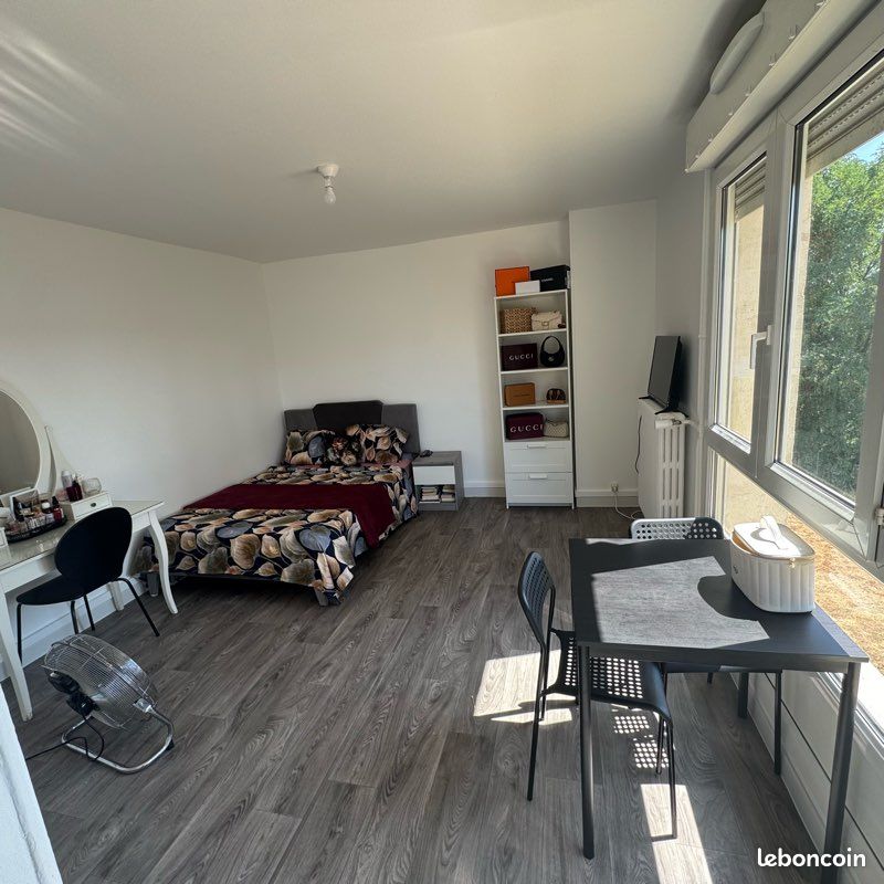 Appartement 1 pièce 30 m² · à Bagneux · 30 m² · 800 €
