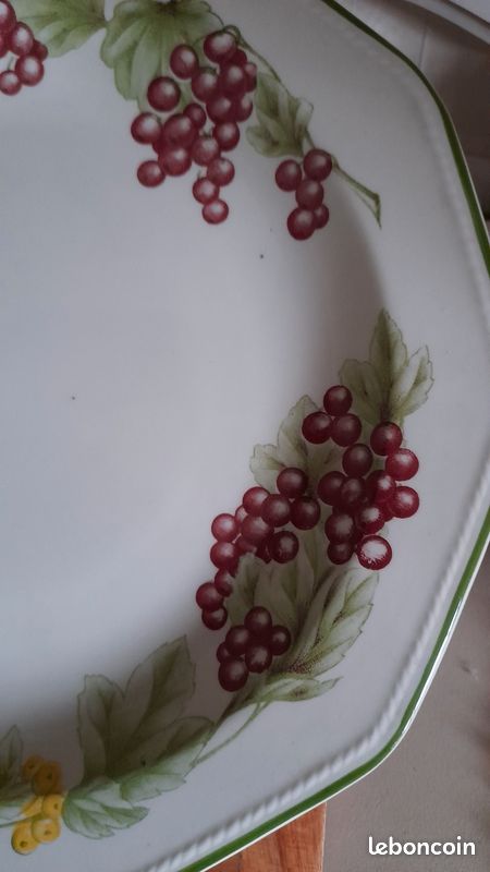 Barbotine Egouttoir à Fruits Et Son Assiette Motifs Raisin
