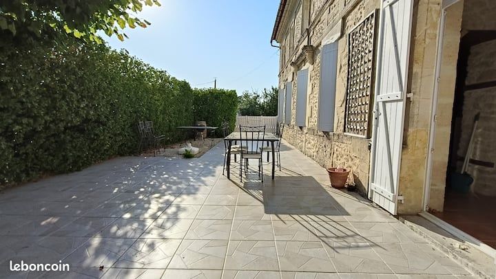 Maison 8 pièces 205 m² · à Anglade · 205 m² · 299 000 €