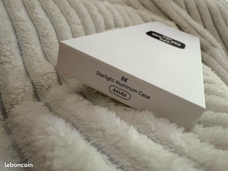 Apple watch SE 44mm (image 4)