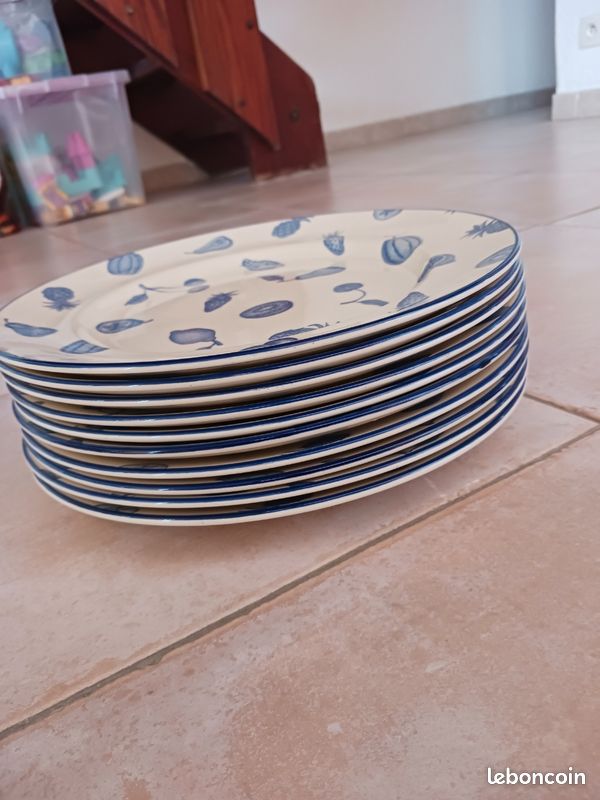 Lot de dix assiettes (image 3)
