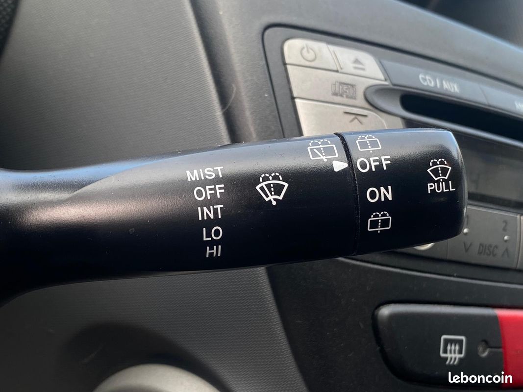 Toyota aygo 1.0 VVTI 68ch / Climatisation / Direction assistée / Compacte et confort (image 11)