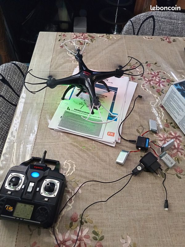 À vendre drone SYMA X5SW-FPV REAL-TIME foull option noir avec toutes les pièces, guide d'emploi (image 5)