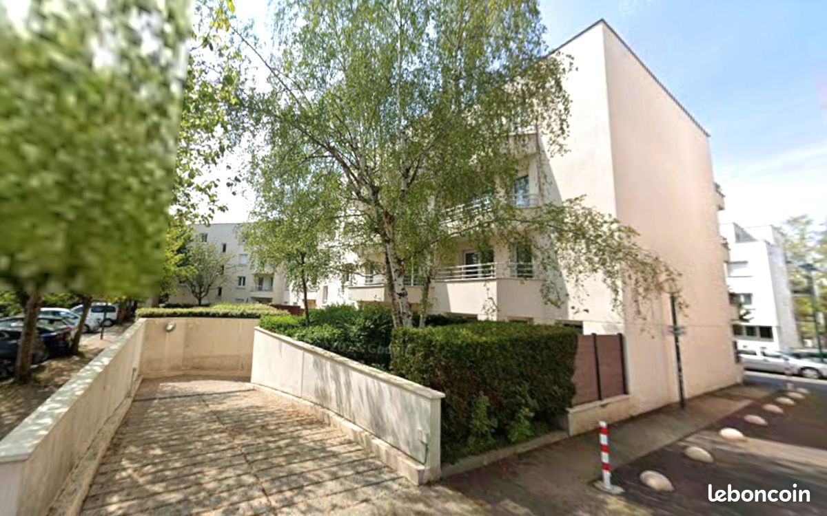 Parking 15 m² · à Plaisir · 15 m² · 15 000 €