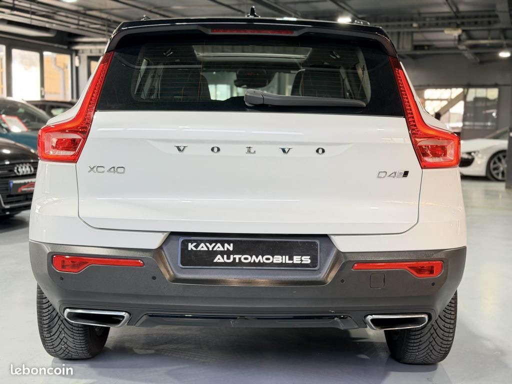 VOLVO XC40 D4 AWD 190 ch Geartronic R-Design- Toit ouvrant- Harman/Kardon- Keyless (image 4)