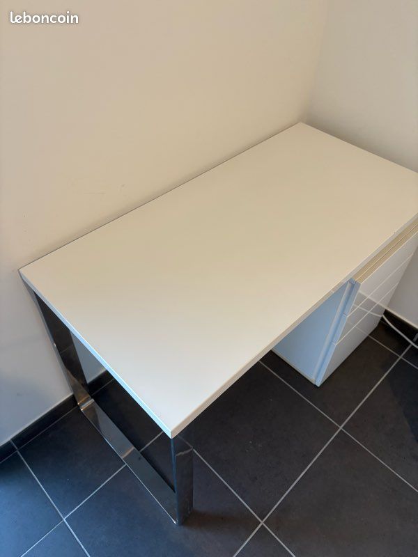Bureau blanc (image 1)