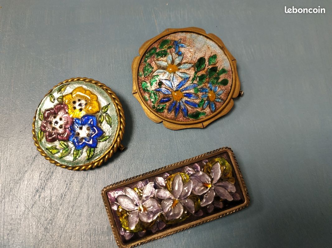 Broche Ancienne En émail De Limoges - Motif Femme, Occasion