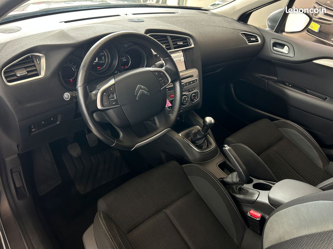 Citroën C4 1.2 PT 110 ch Millenium (image 4)