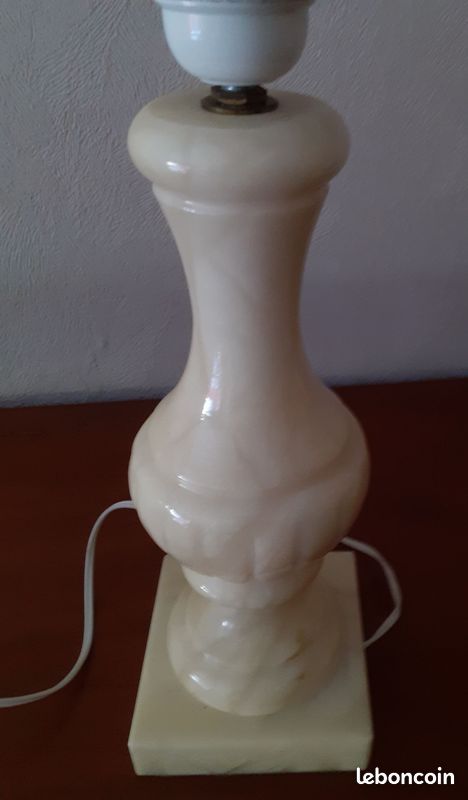 Tres beau pied de lampe en albatre (image 4)