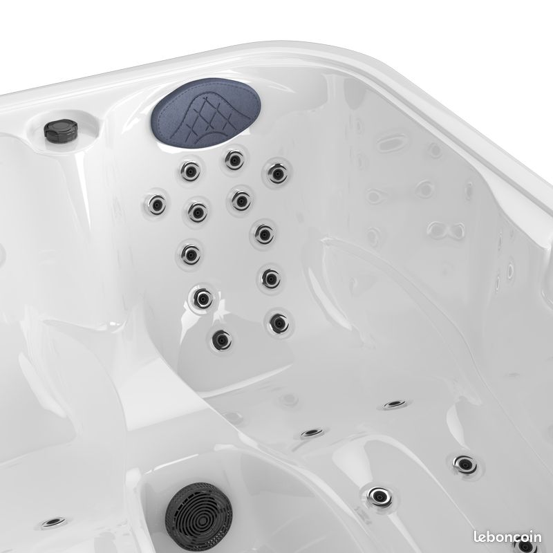 Jacuzzi 3 places ECO 3 RS 33 jets, plug and play (image 1)