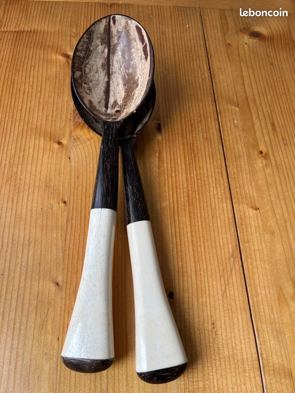 Couverts à salade en coco (image 1)