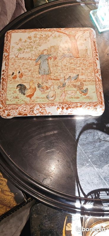 Superbe de sous-plat au décor rare en faïence Longwy estampillé et numéroté (image 3)