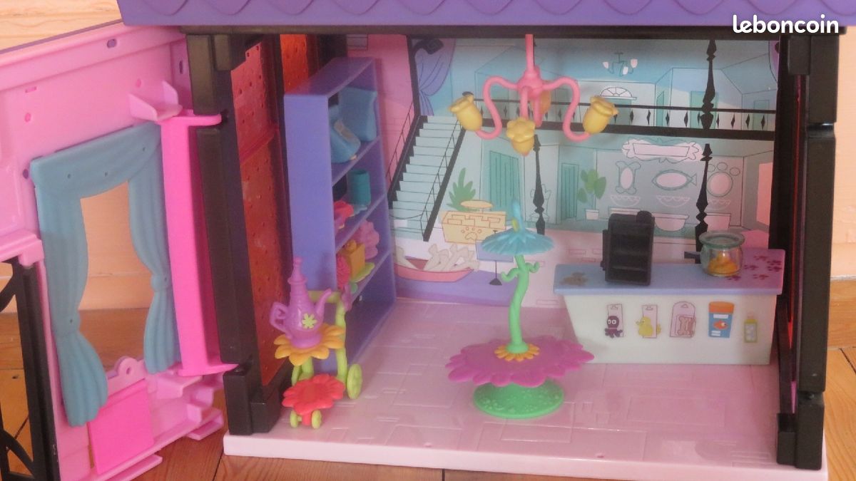 Lot Pet shop : maison, personnages, véhicule et accessoires (image 2)