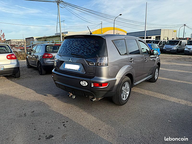 Mitsubishi OUTLANDER 2.0 MIVEC 2WD 147cv (image 5)