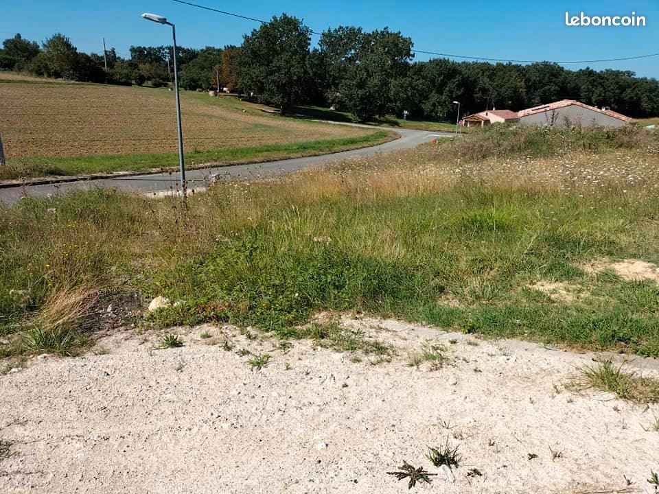 Terrain 11863 m² · à Mauvezin · 455 000 €